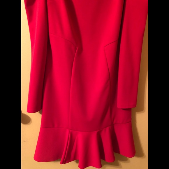 Cold shoulder dress - Picture 4 of 7